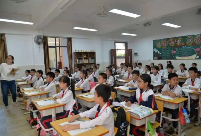 教育联合体文来杯编程赛轮流让每个孩子都能站上归于自己的舞台中心